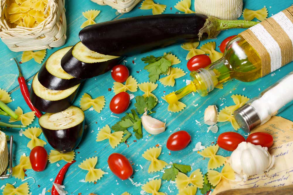 Online sales Traditional Sicilian food - on insicilia.com sale of traditional Sicilian food wholesale and detail tomato, eggplant, artichoke, capers, pepper, garlic.