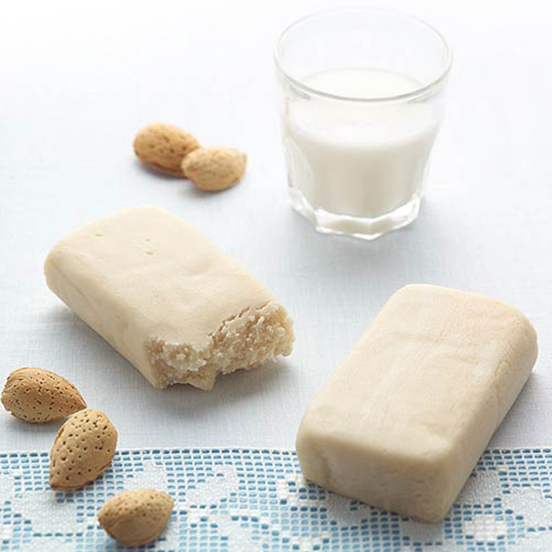 Panetto di Mandorla per preparare il latte di mandorla Panetto di Mandorla per preparare il latte di mandorla